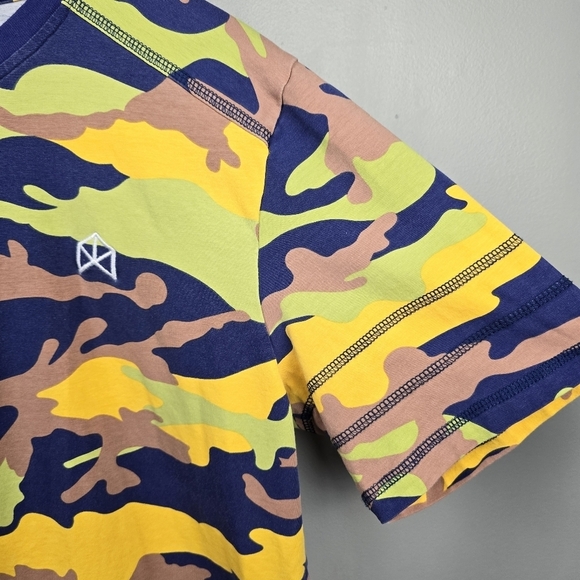 BMFIT Gear Colorful Camo All Over Print T Shirt Mens Size M Athletic Workout Top - Picture 3 of 15